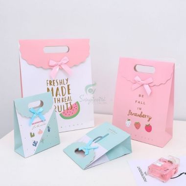 TÚI GIẤY CÓ NẮP/ NẮP GẬP Với hình dáng độc đáo